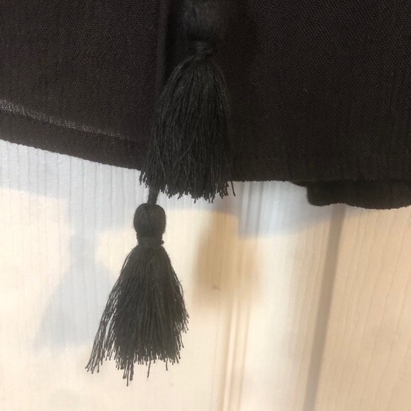 KIMCHI BLUE X-Small NWT Black Peasant Flowy Boho Chic V-Neck Tassels Oversized - Picture 6 of 8